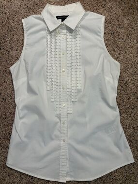 Banana Republic Crisp White Sleeveless with Flat Rufffled Front Placket Blouse
